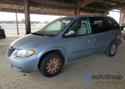 2006 Chrysler Town & Country из США, поврежденный, VIN 1A4GP45R46B702807